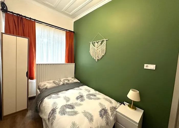 Yellowhouse Room 1