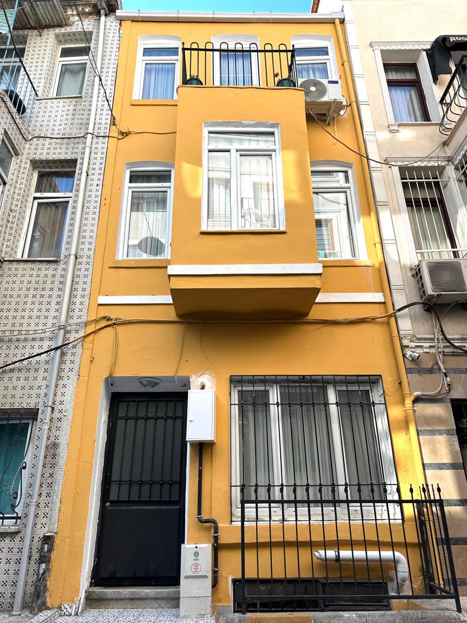 Apart Otel Yellowhouse 1 *